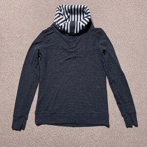 Lululemon Sweatshirt Womens 4 Black Reversible In A Cinch Pullover Funnel Neck